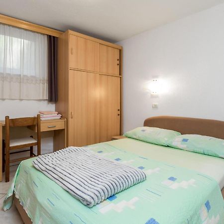 Beach Front Apartment In Punta Kriza With Kitchen Dış mekan fotoğraf