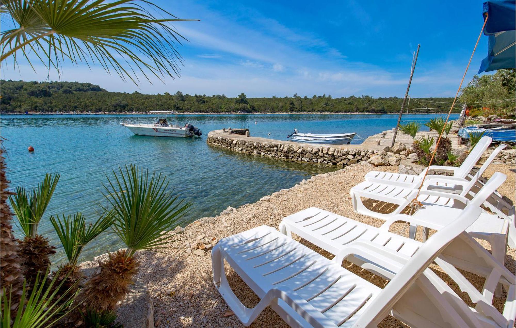 Beach Front Apartment In Punta Kriza With Kitchen Dış mekan fotoğraf