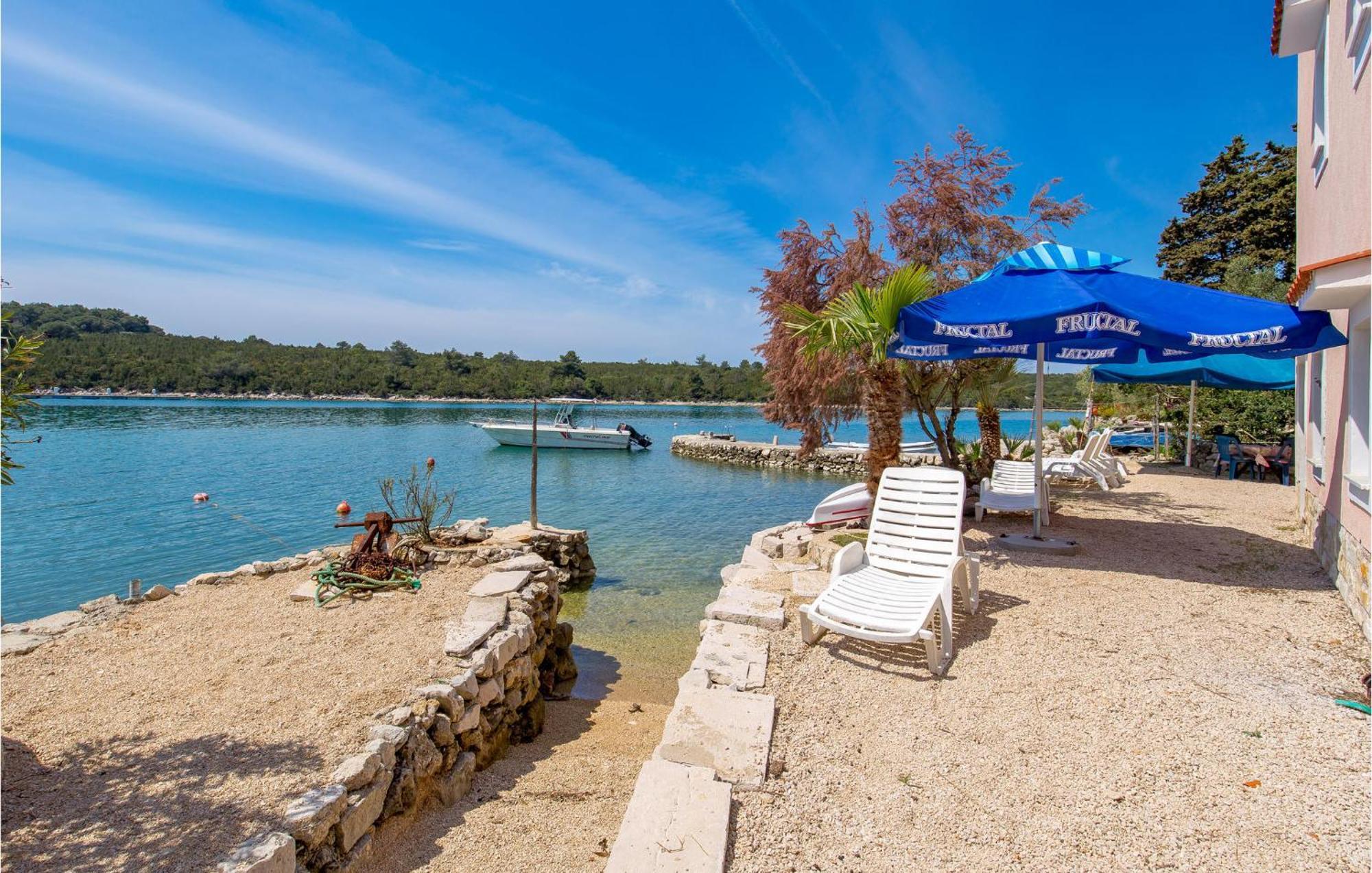 Beach Front Apartment In Punta Kriza With Kitchen Dış mekan fotoğraf