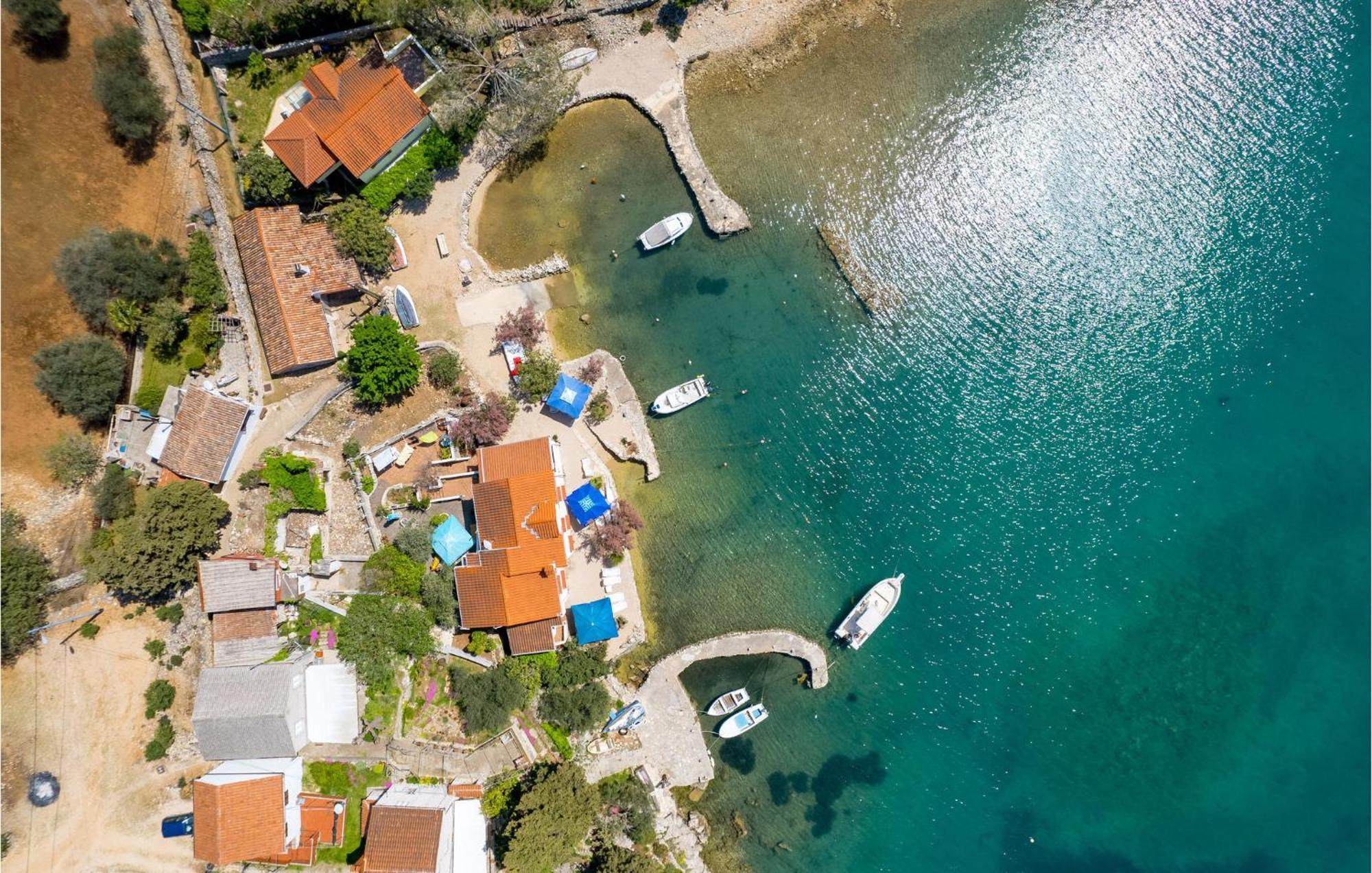 Beach Front Apartment In Punta Kriza With Kitchen Dış mekan fotoğraf